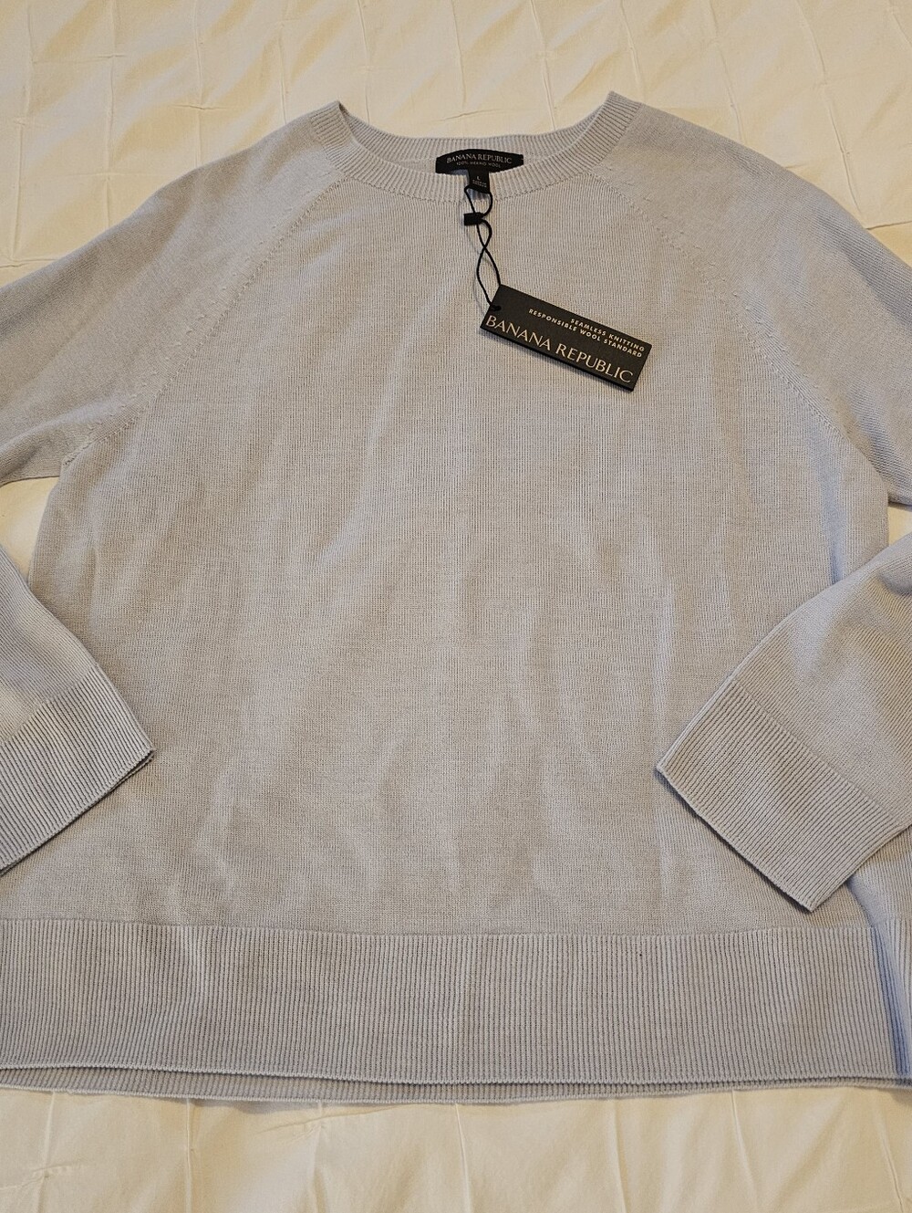 NWT Banana Republic 100% Merino Wool Lightweight Crewneck Size L